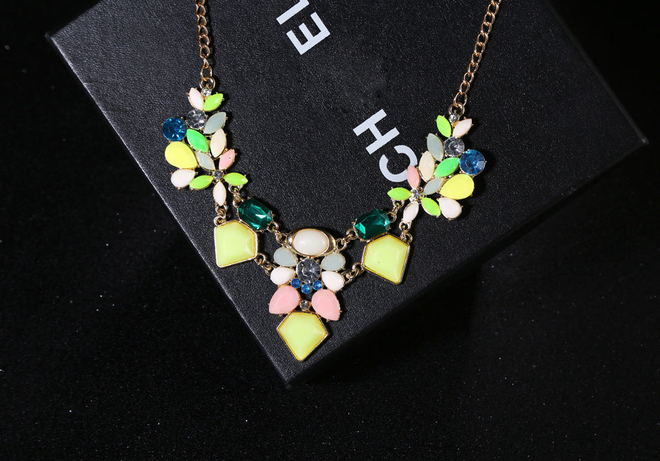 Geometric resin street beat necklace one