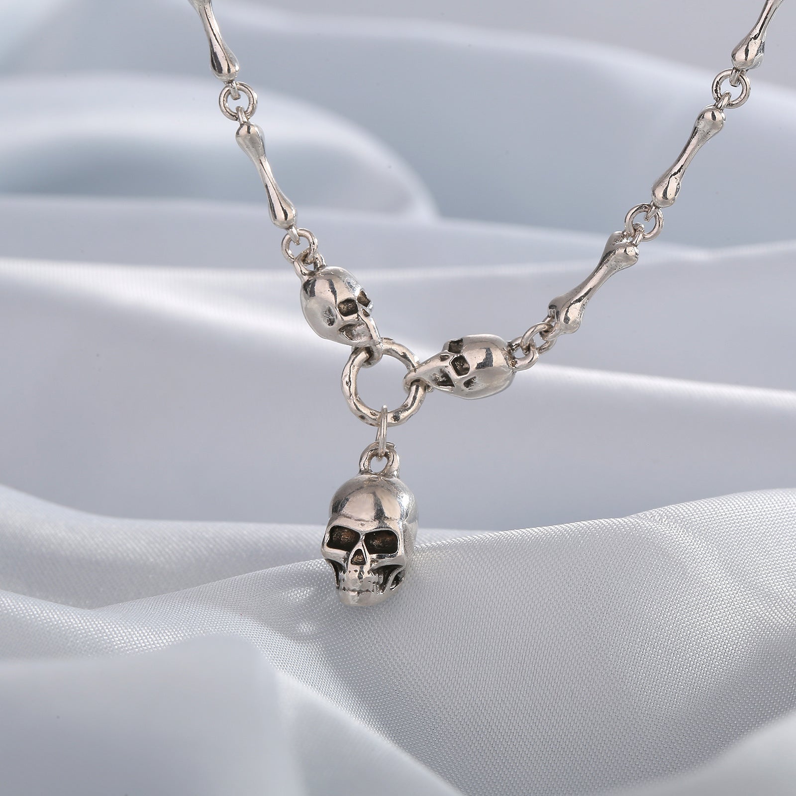 Niche Hip Hop Skull Pendant Tide